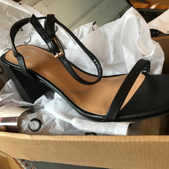 Journee Collection Chasity Pump Size 10 - Picture 4 of 5